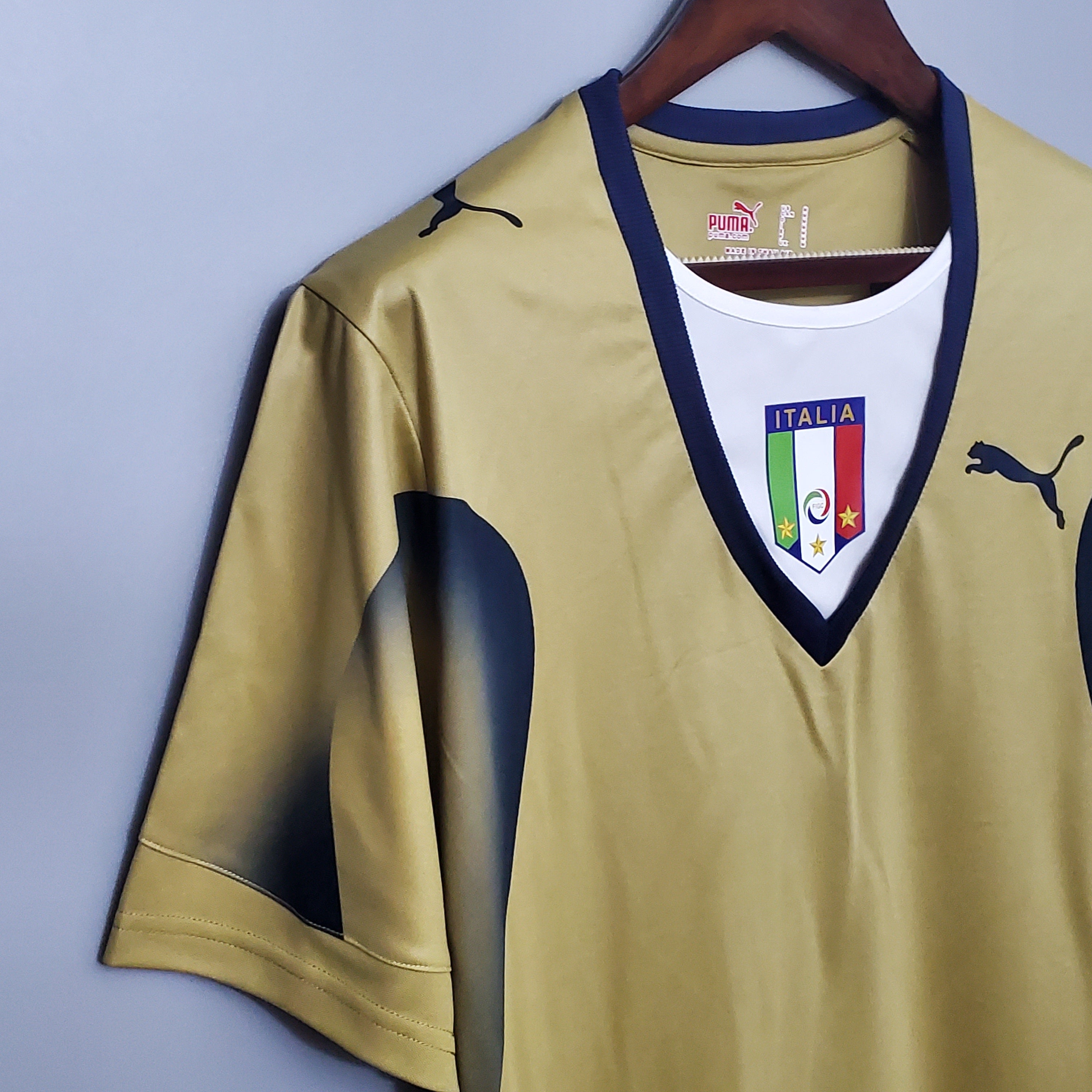 Retro Italy 2006 Goalkeeper Shirt