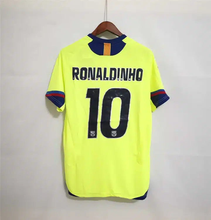 Ronaldinho - Barcelona 2005-2006 away