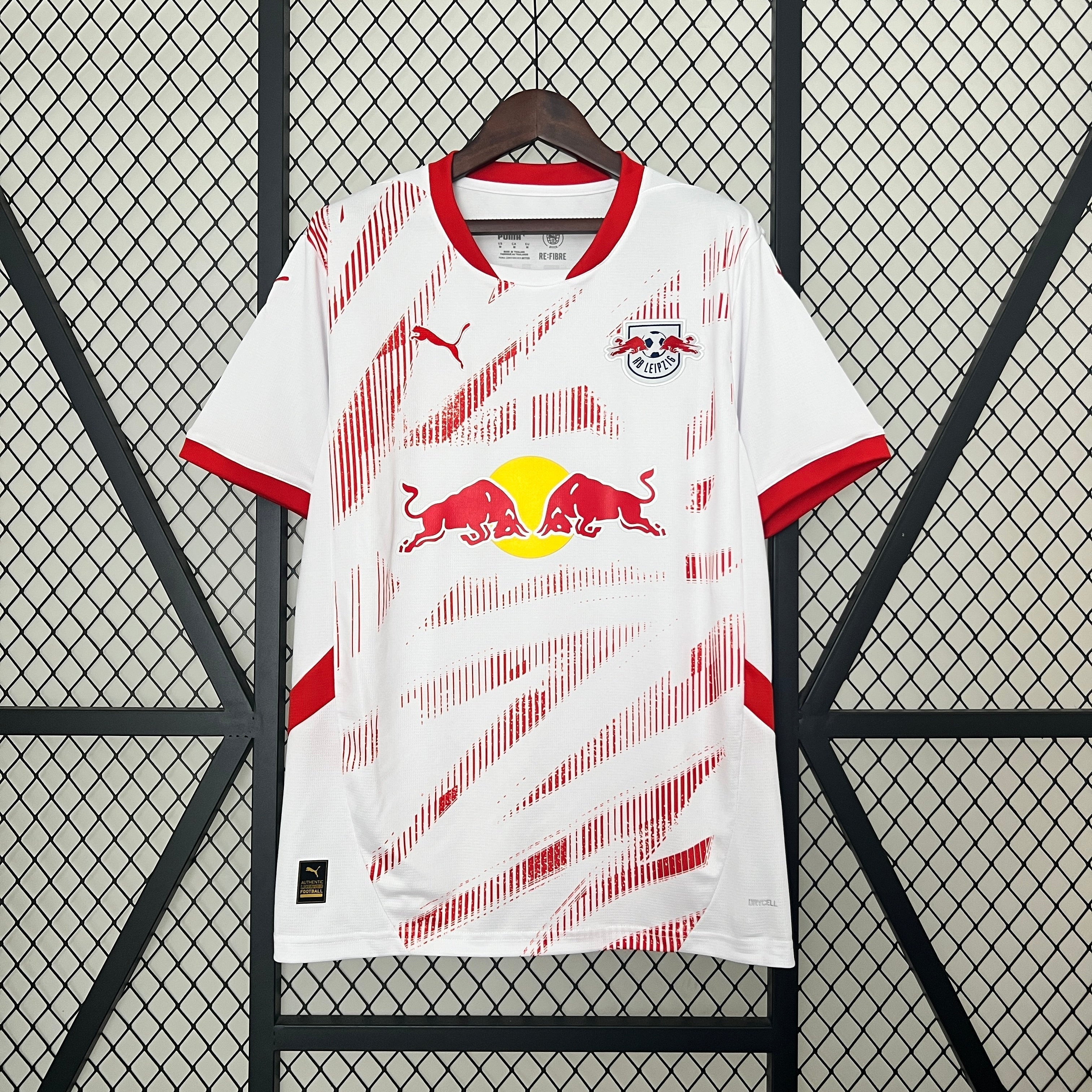 Leipzig home 2024/2025