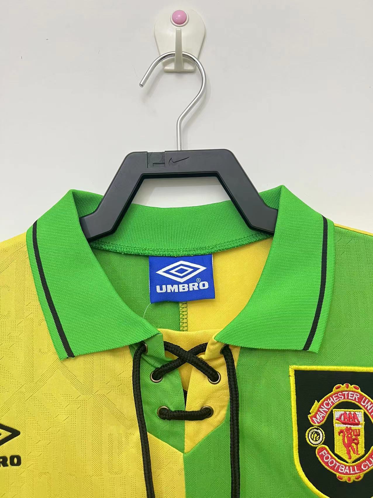 Cantona Manchester United 1993/94 away