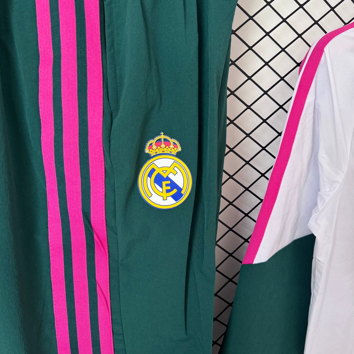 Tuta Real Madrid Bianco e Verde 2027
