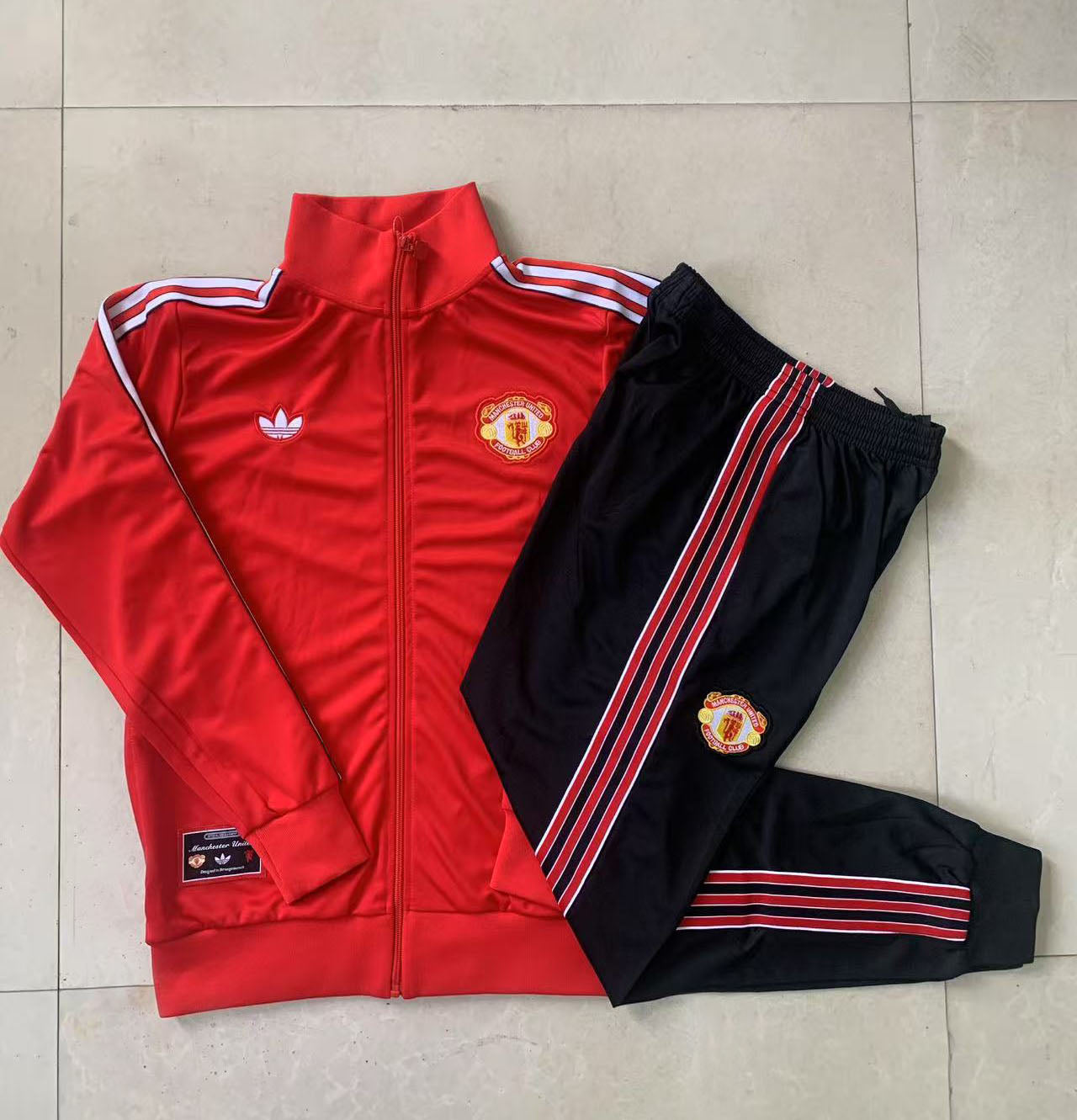 Tuta Manchester United 2025/26