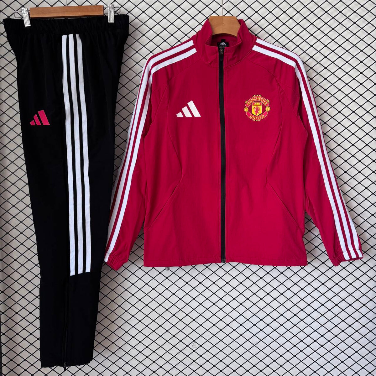 Tuta Manchester United Rosso e Nero 2027