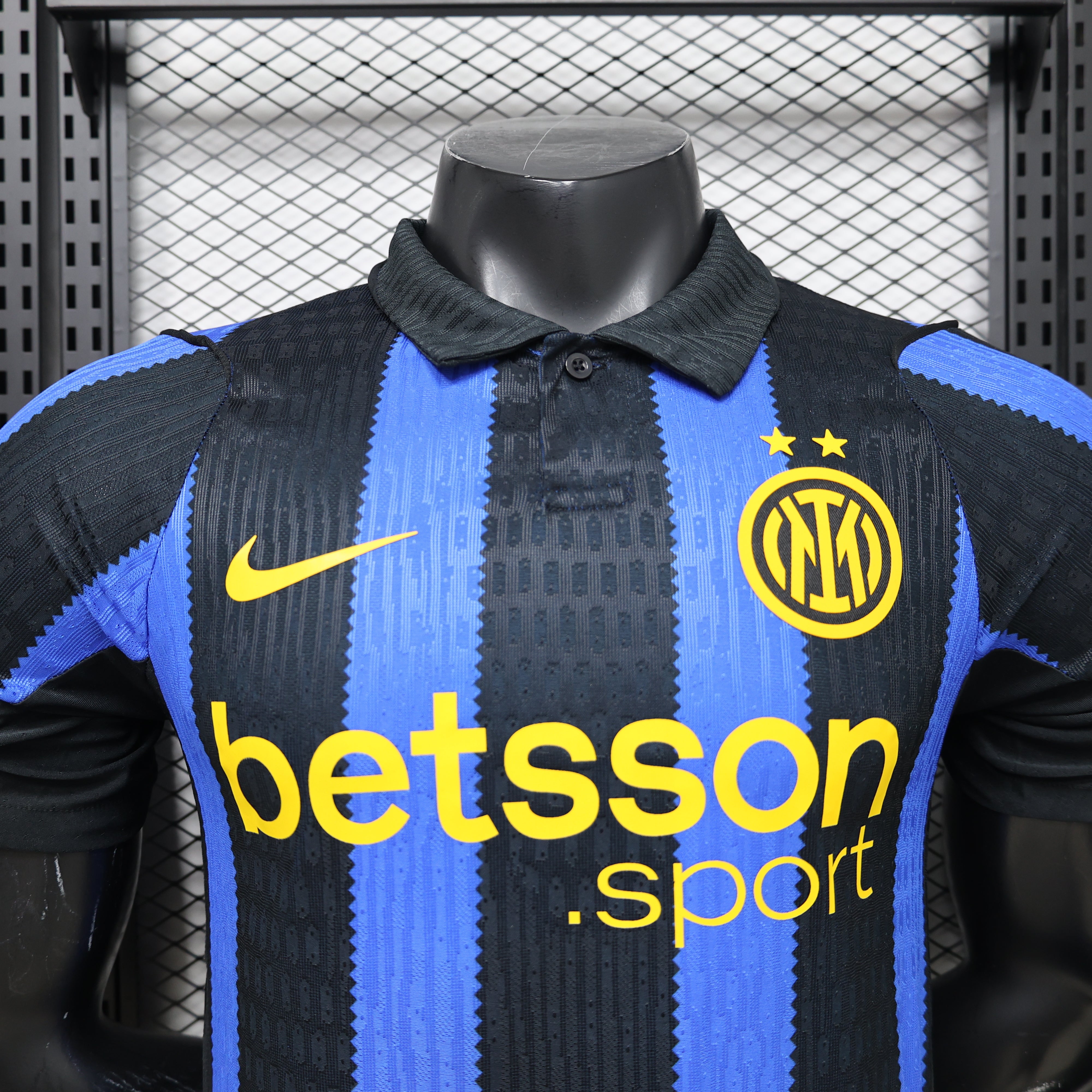 Inter home 26-27