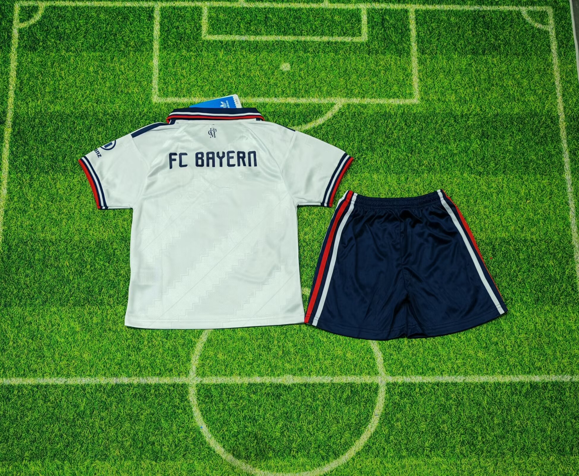 Bayern away Bambino 2026-27