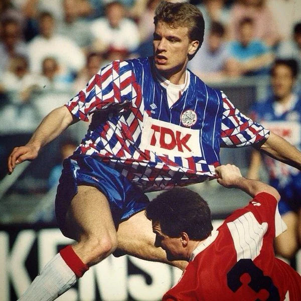 Bergkamp Ajax 1998/99 away