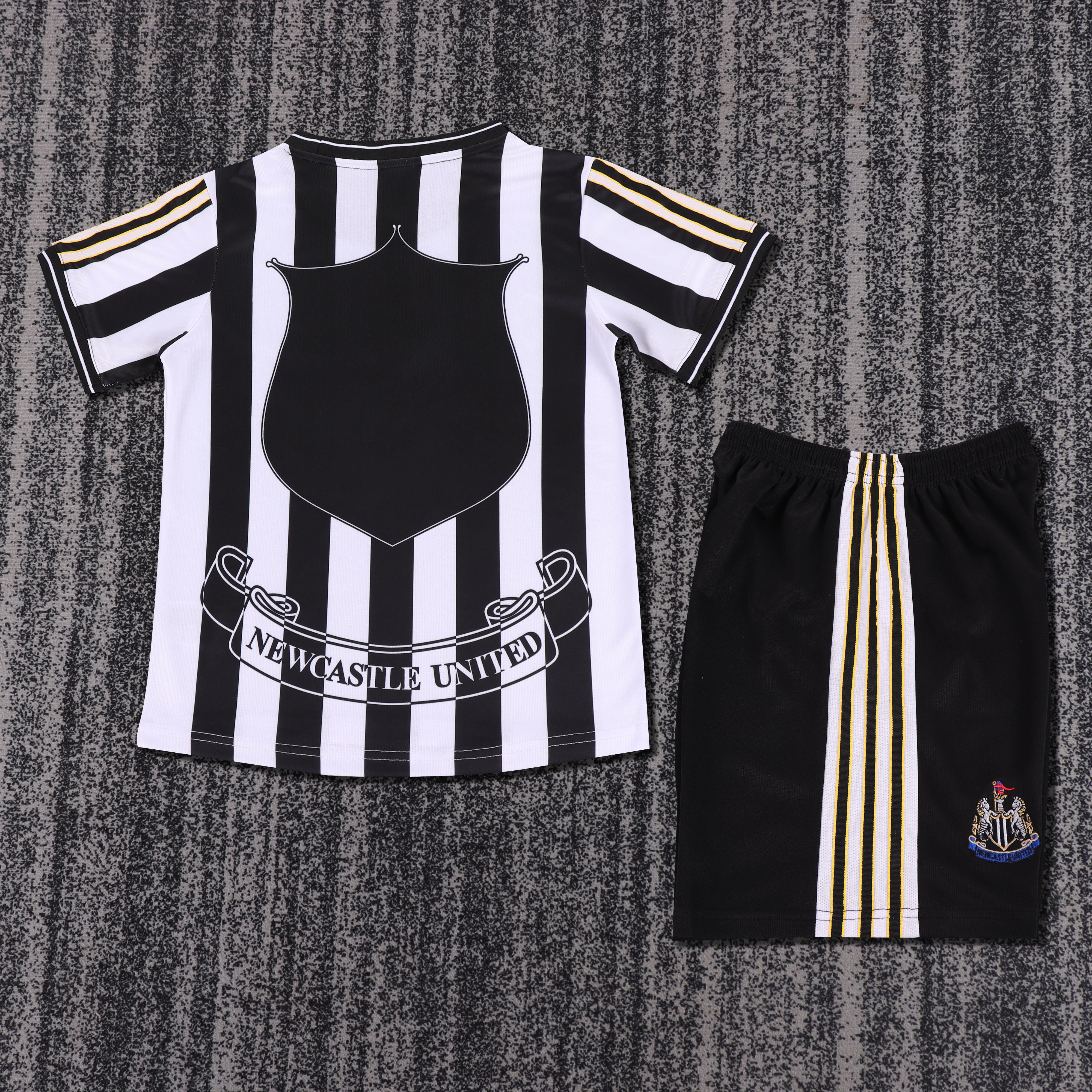 Newcastle Retro 1997/99 Bambino
